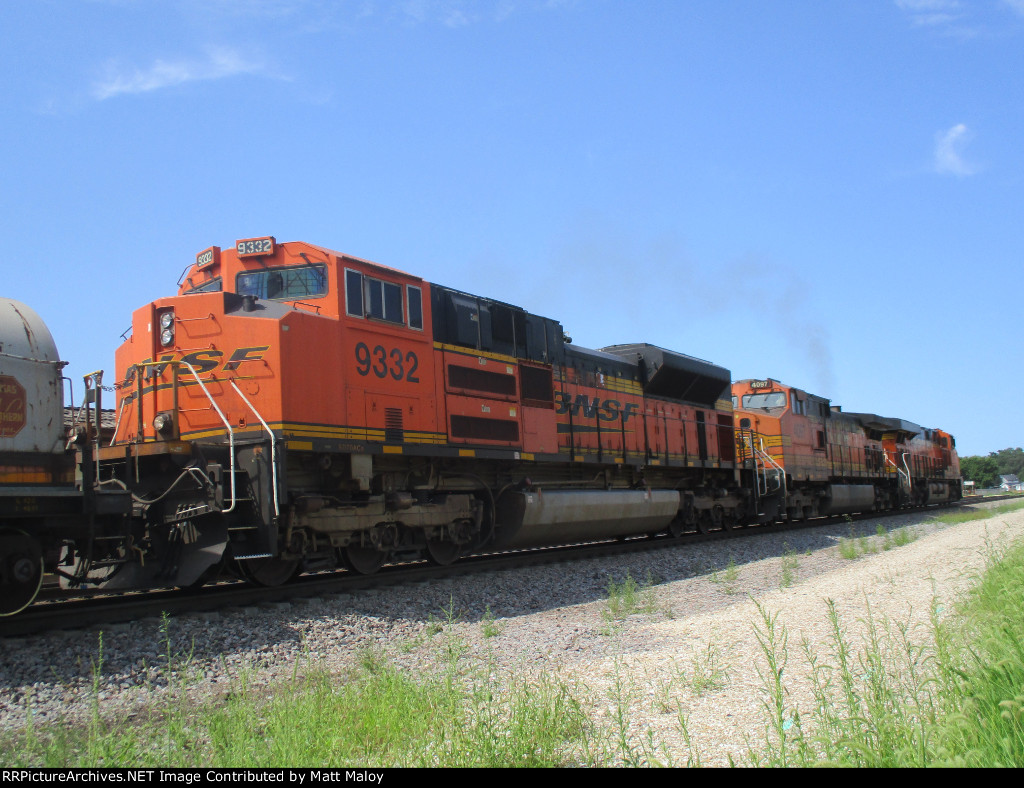 BNSF 9332